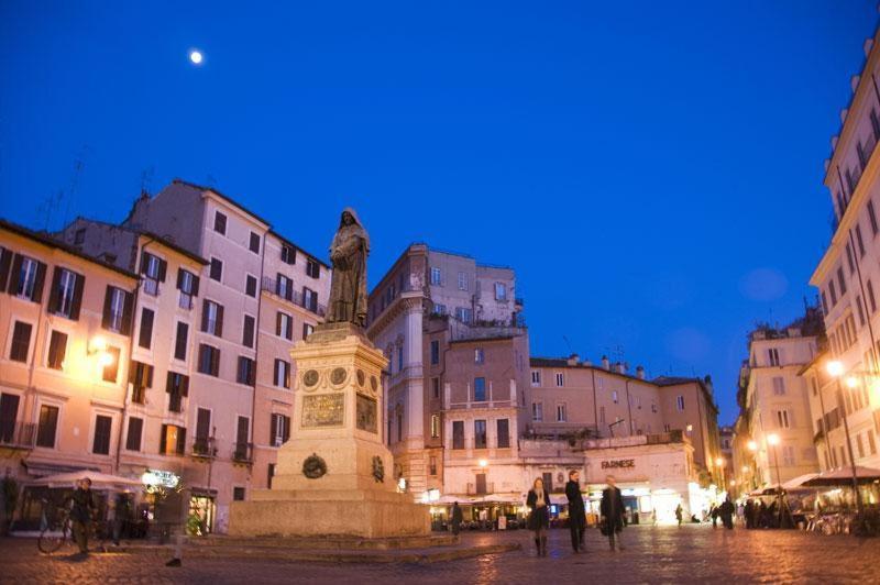 Casa Vacanze Campo De' Fiori Рим Екстериор снимка